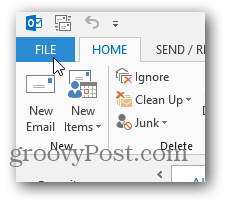 Office 2013の色のテーマの変更-[ファイル]をクリック