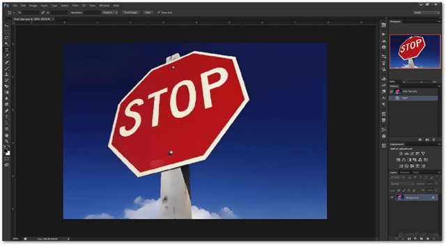 ตัวอย่างรูปภาพ Stop Sign Photoshop CS6 Perspective Crop Tool